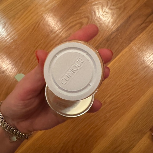 Clinique Moisture Surge™ 100H Auto-Replenishing Hydrator - Picture 6 of 7